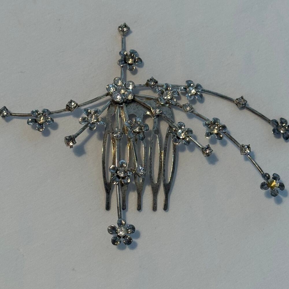 Elegant Vintage Wedding/Bridal - Floral Hair Comb - Hair Pins